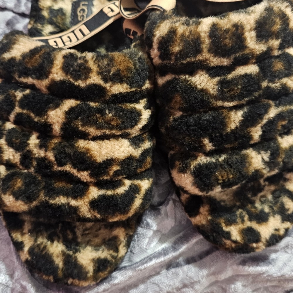 SOLD...UGG Women's Fluff Yeah Slide Leopard Size 12